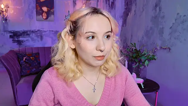 Snapshot of JasmineMilko chatting on March 6, 8:09 am JasmineMilko online show from March 6, 8:09 am