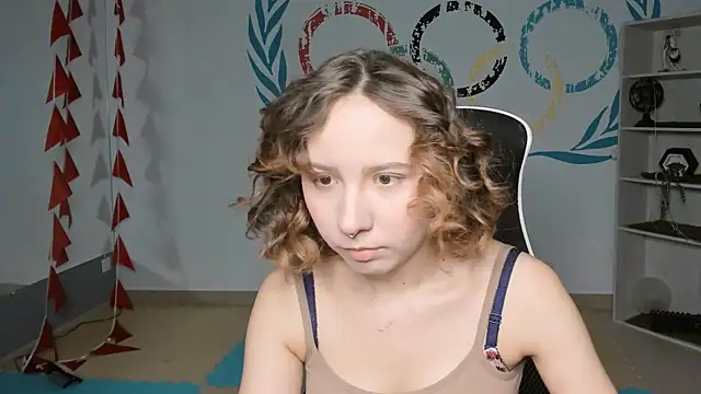 Snapshot of JasmineMilko chatting on December 15, 5:02 am JasmineMilko online show from December 15, 5:02 am