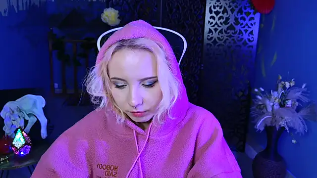 Snapshot of JasmineMilko chatting on March 11, 11:23 am JasmineMilko online show from March 11, 11:23 am