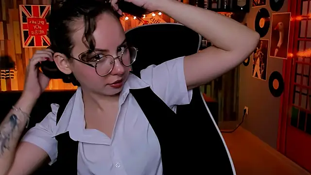 JasmineMilko online show from June 3, 5:08 am