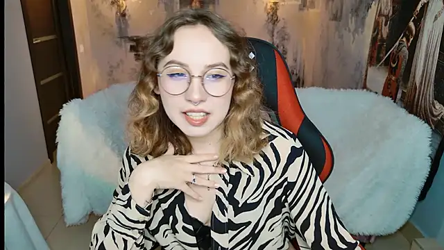 JasmineMilko online show from March 19, 5:07 am