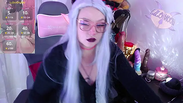 LiloMoon69 online show from October 13, 2:18 pm