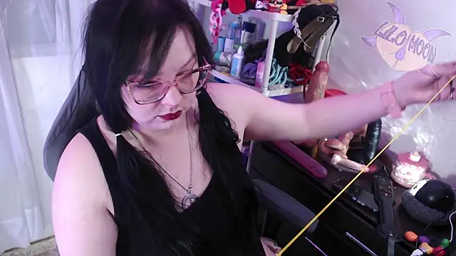 LiloMoon69 online show from October 3, 1:23 pm
