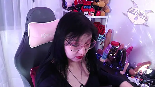 LiloMoon69 online show from February 24, 3:18 am