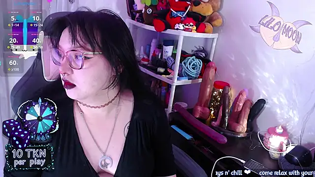 LiloMoon69 online show from December 2, 2:30 pm