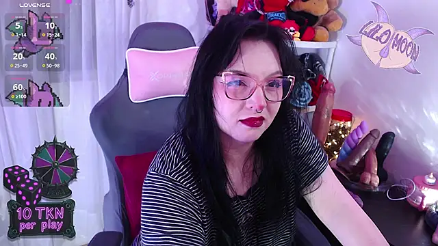 LiloMoon69 online show from November 12, 1:26 pm