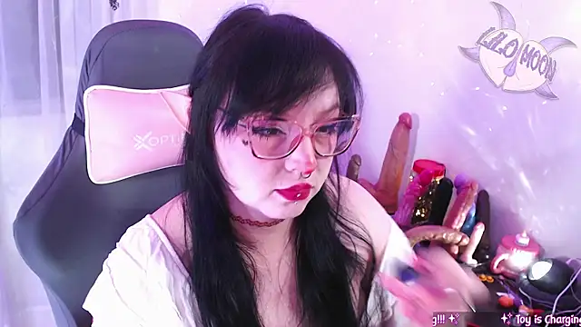 LiloMoon69 online show from May 18, 4:01 am