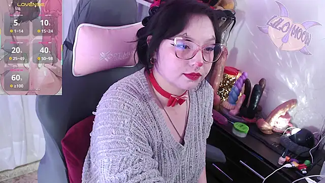 LiloMoon69 online show from October 1, 2:10 pm