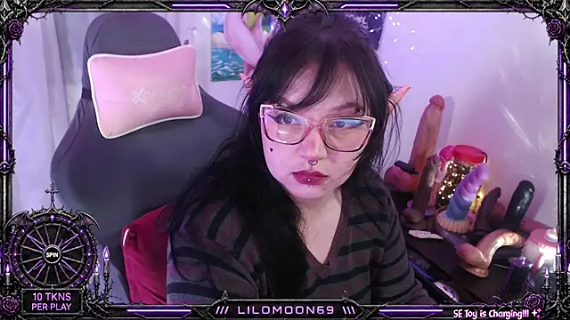 Snapshot of LiloMoon69 chatting on June 11, 9:50 am LiloMoon69 online show from June 11, 9:50 am