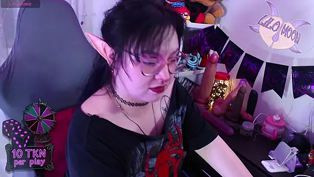 LiloMoon69 online show from November 3, 3:37 pm