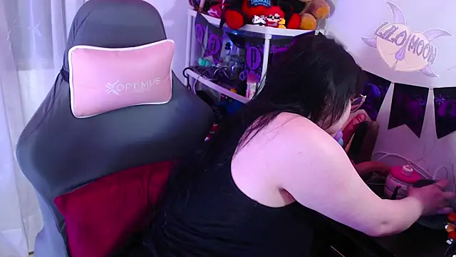 LiloMoon69 online show from October 28, 1:06 am