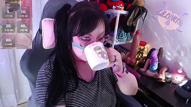 LiloMoon69 online show from October 21, 5:01 pm