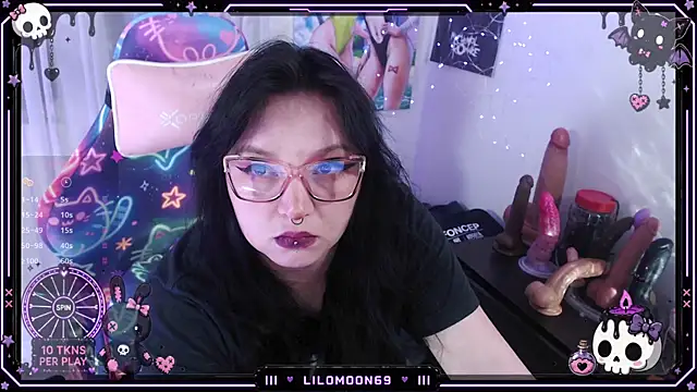 Snapshot of LiloMoon69 chatting on June 21, 7:47 am LiloMoon69 online show from June 21, 7:47 am