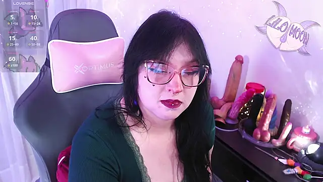 LiloMoon69 online show from May 4, 8:17 am
