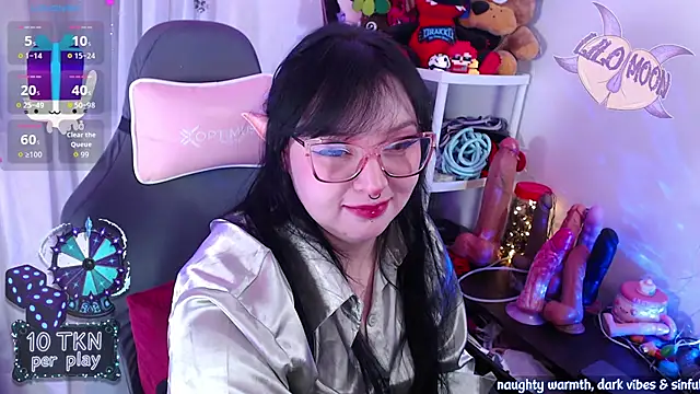 LiloMoon69 online show from December 22, 1:55 pm