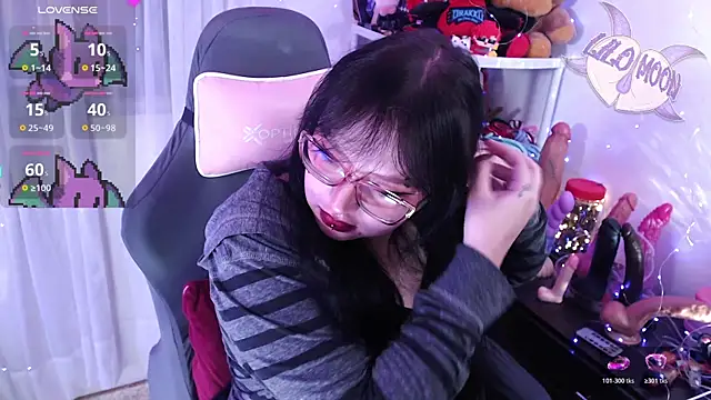 LiloMoon69 online show from February 28, 11:37 pm