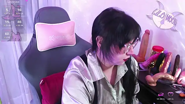 LiloMoon69 online show from May 9, 3:32 am