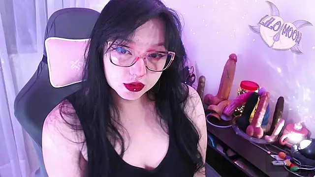 LiloMoon69 online show from May 5, 2:47 am