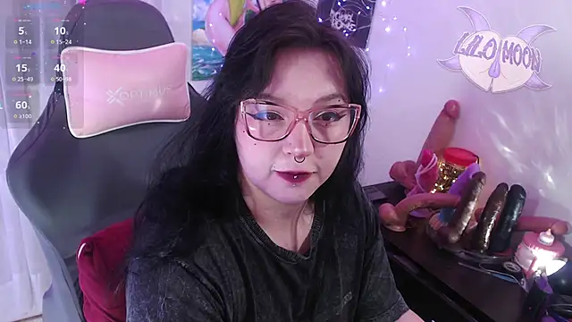 Snapshot of LiloMoon69 chatting on June 7, 7:13 am LiloMoon69 online show from June 7, 7:13 am