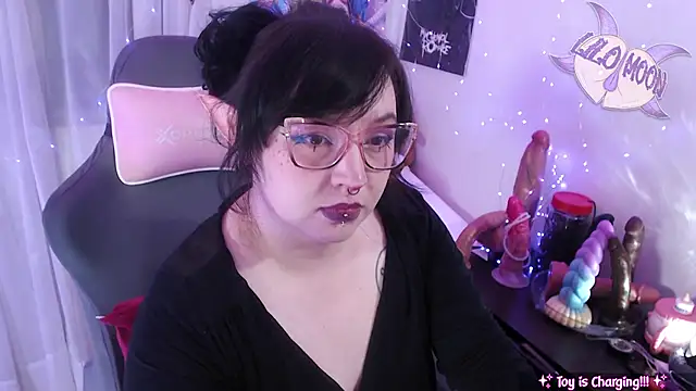 LiloMoon69 online show from May 26, 6:33 am