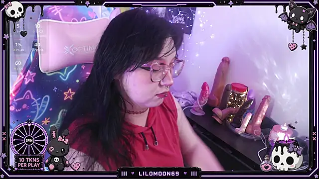 Snapshot of LiloMoon69 chatting on June 14, 8:26 am LiloMoon69 online show from June 14, 8:26 am