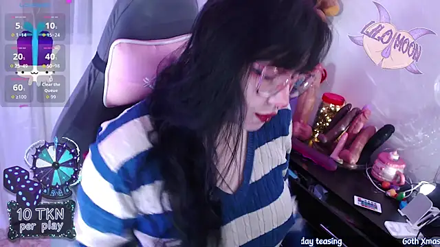 LiloMoon69 online show from December 17, 2:11 pm