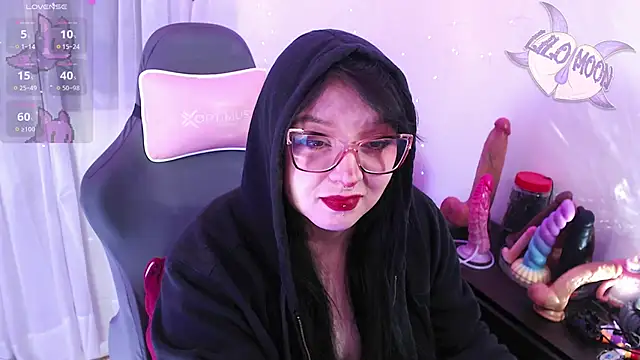 LiloMoon69 online show from April 22, 2:18 am