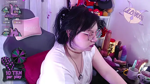 LiloMoon69 online show from November 17, 2:54 pm