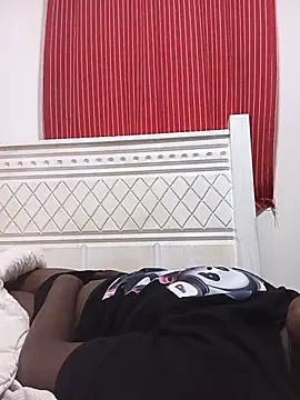 Snapshot of sexyblackya chatting on July 17, 7:27 am sexyblackya online show from July 17, 7:27 am