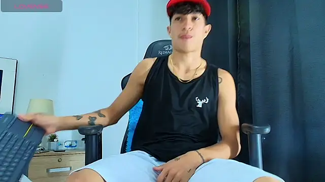 Snapshot of _CamiloBass chatting on June 7, 1:00 am CamiloBass online show from June 7, 1:00 am