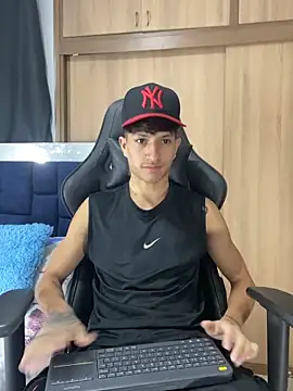  CamiloBass online show from February 22, 8:10 pm