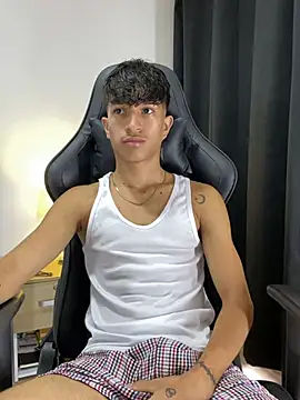  CamiloBass online show from May 16, 7:13 pm