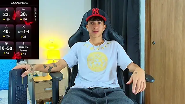  CamiloBass online show from May 24, 12:54 am