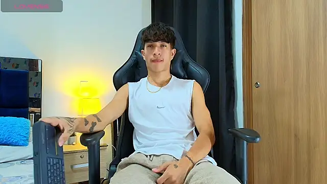  CamiloBass online show from May 9, 12:47 am