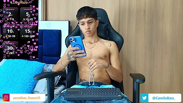  CamiloBass online show from December 19, 12:47 am