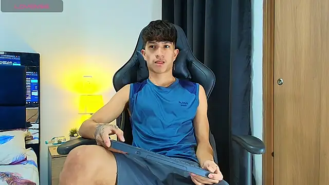  CamiloBass online show from April 23, 1:01 am