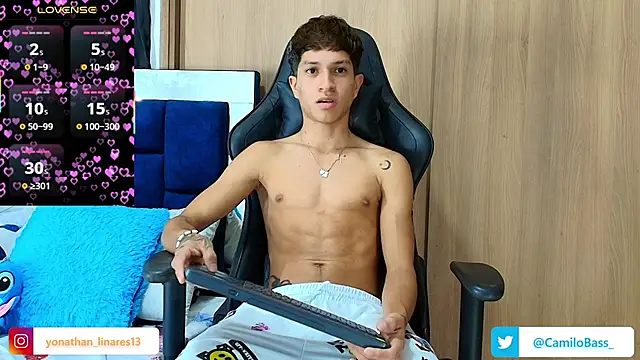  CamiloBass online show from November 30, 8:09 pm