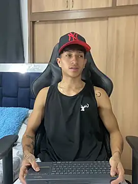  CamiloBass online show from March 3, 12:50 am