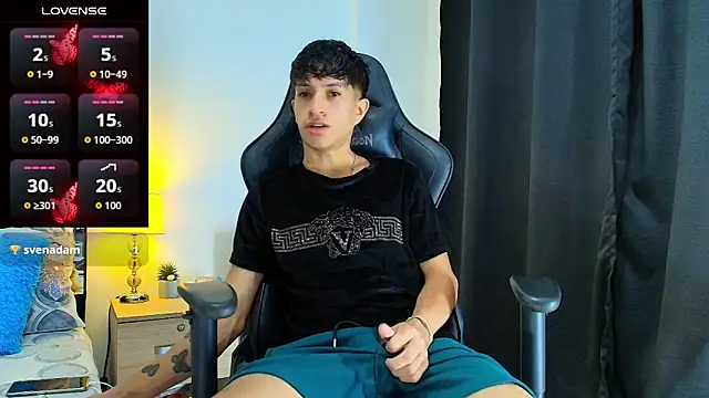 Snapshot of _CamiloBass chatting on June 14, 8:54 pm CamiloBass online show from June 14, 8:54 pm