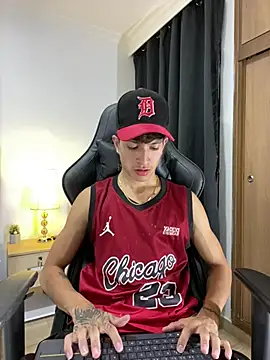  CamiloBass online show from March 12, 1:33 am