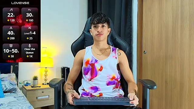  CamiloBass online show from May 26, 1:04 am