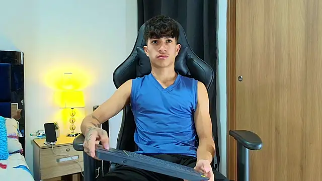  CamiloBass online show from May 22, 1:47 am