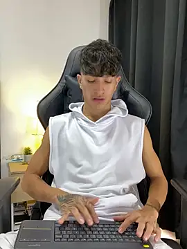  CamiloBass online show from May 17, 6:41 pm