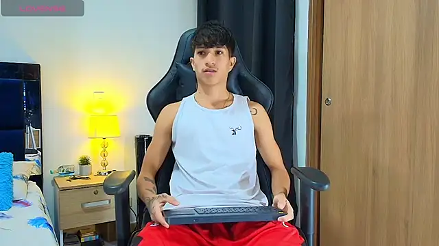  CamiloBass online show from May 12, 1:02 am