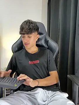  CamiloBass online show from May 16, 12:53 am