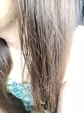 Snapshot of sexylaya2 chatting on June 4, 1:43 am sexylaya2 online show from June 4, 1:43 am