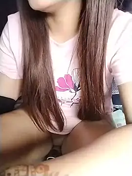 Snapshot of sexylaya2 chatting on July 15, 2:18 am sexylaya2 online show from July 15, 2:18 am