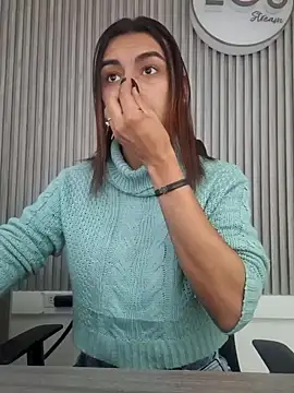 Snapshot of Maiskeen_Zamara chatting on December 9, 8:54 pm Maiskeen Zamara online show from December 9, 8:54 pm