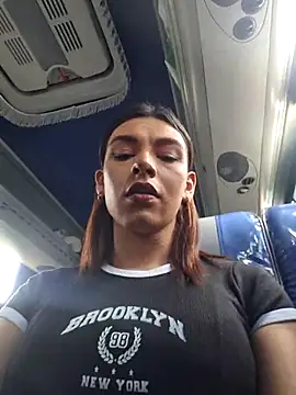 Snapshot of Maiskeen_Zamara chatting on December 21, 5:07 pm Maiskeen Zamara online show from December 21, 5:07 pm