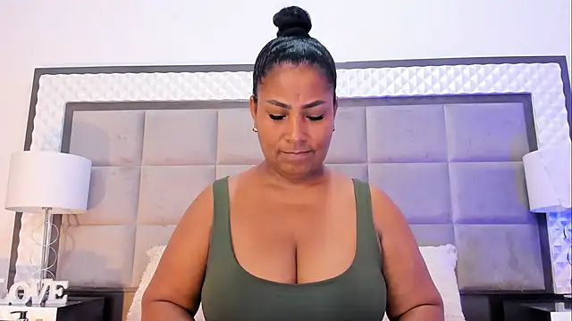 OliviaBurning online show from March 25, 12:04 pm